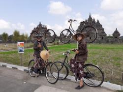 Wisata Sepeda Prambanan