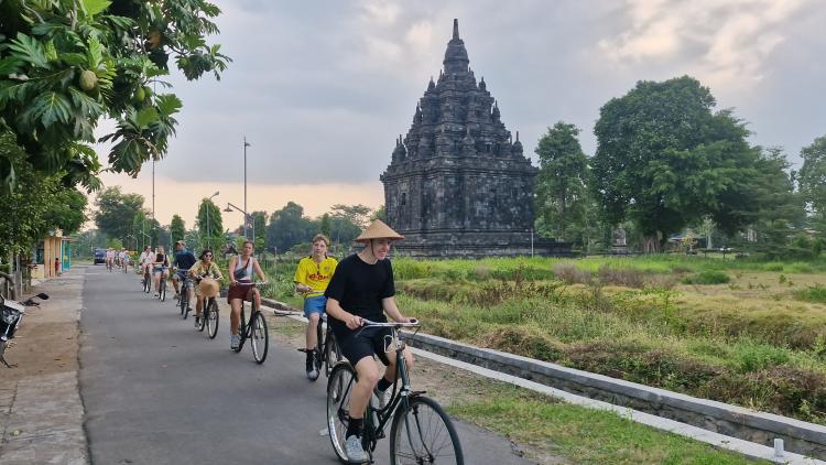 WISATA SEPEDA SOJIWAN